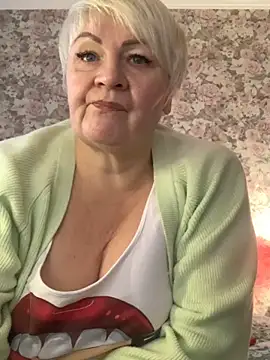 Laura Millf online show from 3, 2, 2025