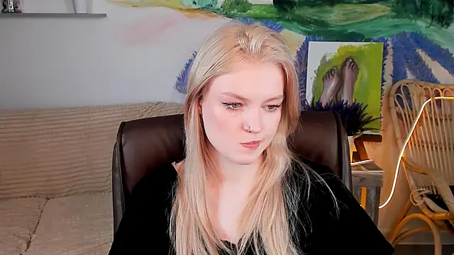 Snapshot of GraceGlamour chatting on 12, 3, 2025 GraceGlamour online show from 12, 3, 2025