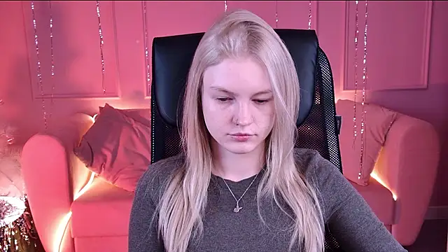 Snapshot of GraceGlamour chatting on 3, 2, 2026 GraceGlamour online show from 3, 2, 2026