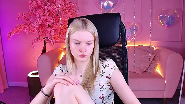 Snapshot of GraceGlamour chatting on 27, 2, 2026 GraceGlamour online show from 27, 2, 2026