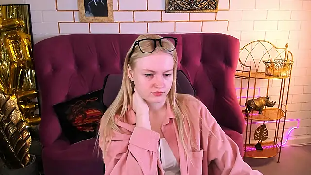 Snapshot of GraceGlamour chatting on 6, 3, 2026 GraceGlamour online show from 6, 3, 2026