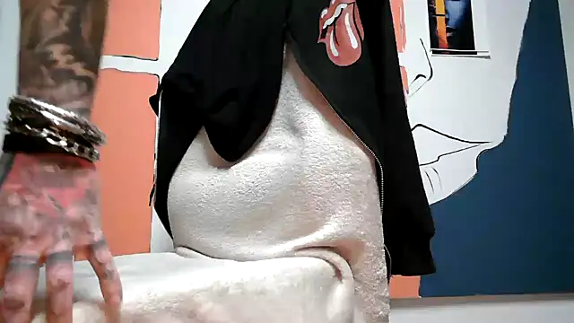 dani4334 online show from 20, 1, 2025