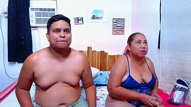 Snapshot of lucasandSofi chatting on 5, 5, 2026 lucasandSofi online show from 5, 5, 2026