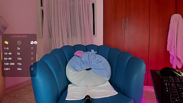 Snapshot of Julie_Markk chatting on 13, 11, 2025 Julie Markk online show from 13, 11, 2025