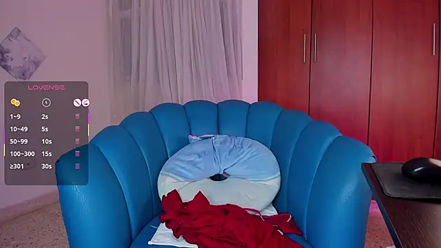 Snapshot of Julie_Markk chatting on 15, 11, 2025 Julie Markk online show from 15, 11, 2025