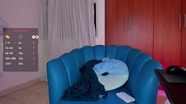 Snapshot of Julie_Markk chatting on 25, 11, 2025 Julie Markk online show from 25, 11, 2025