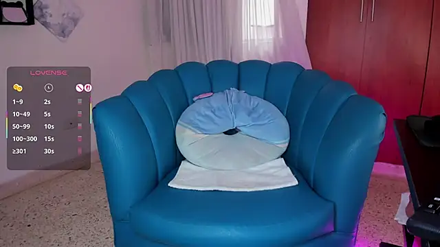 Snapshot of Julie_Markk chatting on 19, 12, 2025 Julie Markk online show from 19, 12, 2025