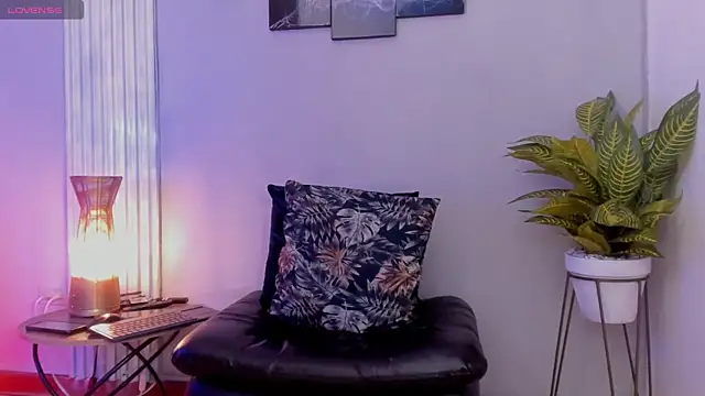 thomas eliotts online show from 18, 12, 2024
