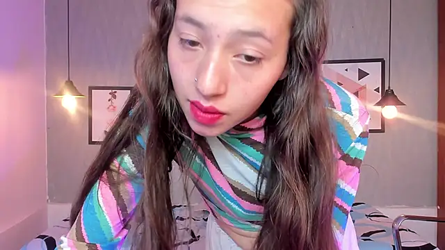 Valeria roussi online show from 11, 12, 2024