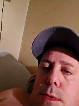HeteroHotGuy1 online show from 2, 2, 2025