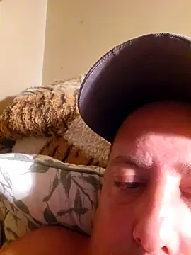 HeteroHotGuy1 online show from 28, 9, 2025