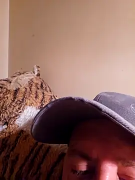 HeteroHotGuy1 online show from 5, 10, 2025