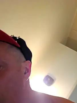 HeteroHotGuy1 online show from 16, 10, 2025