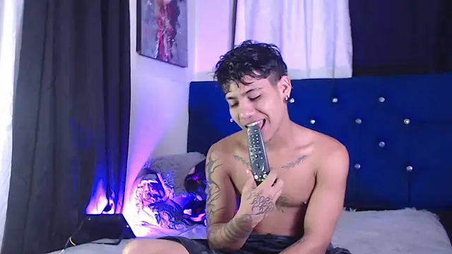 Snapshot of Sexys_Boys_Hot1 chatting on 6, 3, 2026 Sexys Boys Hot1 online show from 6, 3, 2026