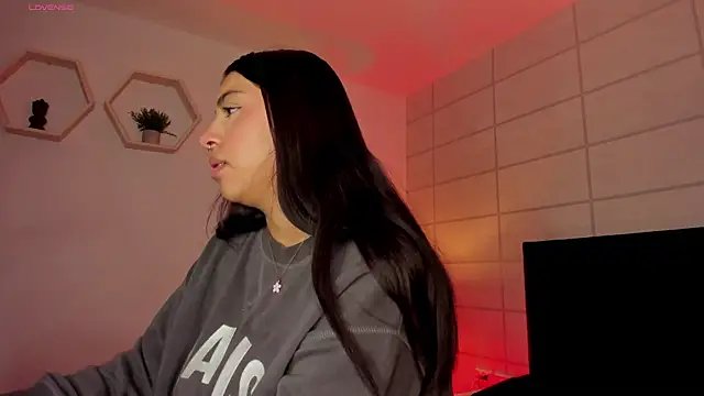 Christine Laam online show from 19, 9, 2025