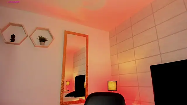 Christine Laam online show from 14, 11, 2025