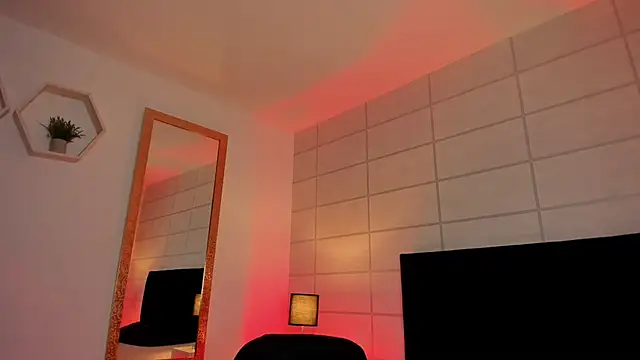 Christine Laam online show from 29, 11, 2025