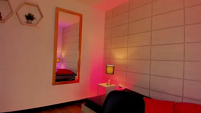 Snapshot of Christine_Laam chatting on 9, 3, 2026 Christine Laam online show from 9, 3, 2026