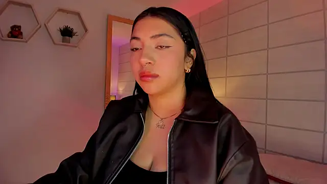 Snapshot of Christine_Laam chatting on 11, 3, 2026 Christine Laam online show from 11, 3, 2026