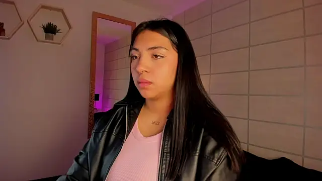 Snapshot of Christine_Laam chatting on 26, 3, 2026 Christine Laam online show from 26, 3, 2026