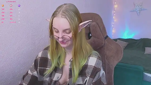 Snapshot of Fluffy_muffin_ chatting on 11, 2, 2026 Fluffy muffin online show from 11, 2, 2026