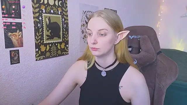 Snapshot of Fluffy_muffin_ chatting on 2, 4, 2026 Fluffy muffin online show from 2, 4, 2026