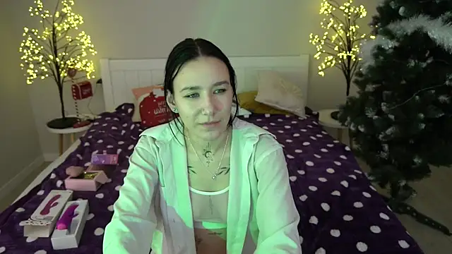 NikkiGoldSide online show from 4, 1, 2025