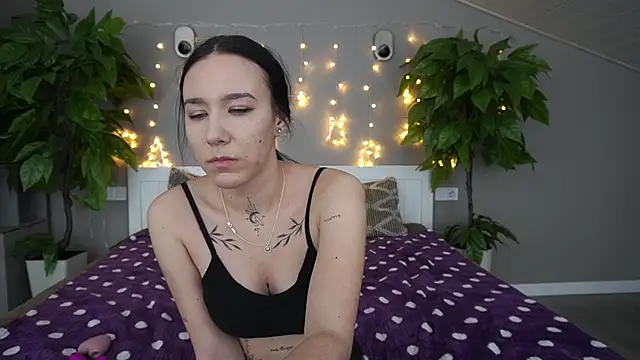 NikkiGoldSide online show from 15, 1, 2025