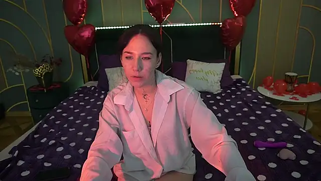 NikkiGoldSide online show from 20, 2, 2025