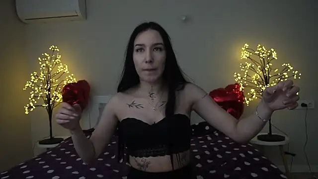 NikkiGoldSide online show from 4, 3, 2025