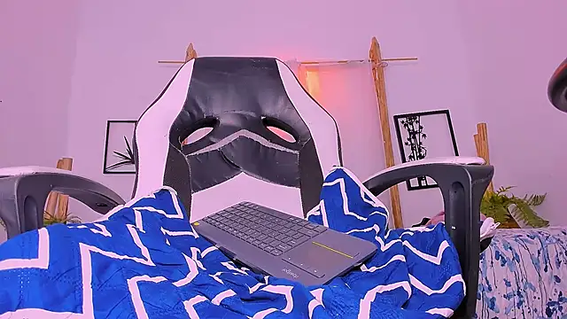 Ian Cooper  online show from 4, 12, 2024