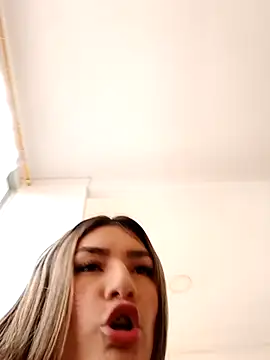 GIRL DONCELLA online show from 22, 3, 2025