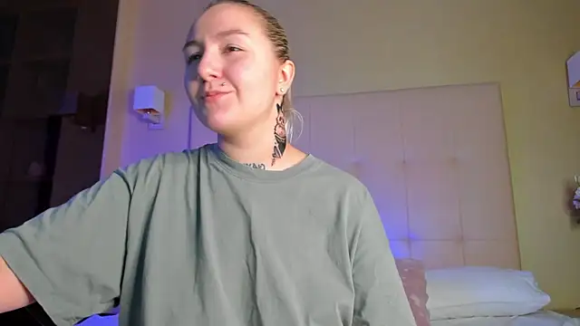 Snapshot of Debbie_Taylor chatting on 21, 10, 2025 Debbie Taylor online show from 21, 10, 2025