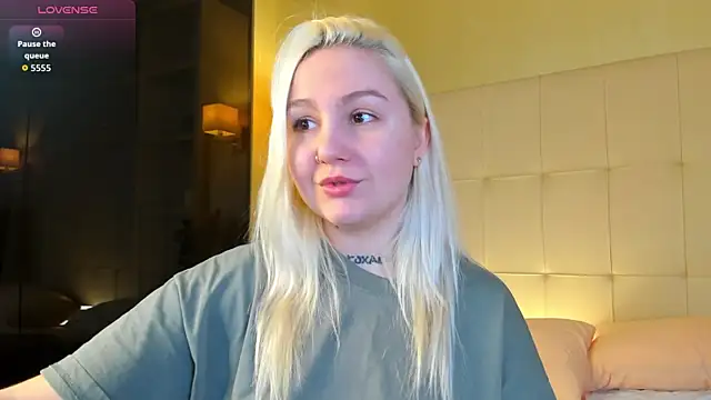 Snapshot of Debbie_Taylor chatting on 15, 3, 2026 Debbie Taylor online show from 15, 3, 2026