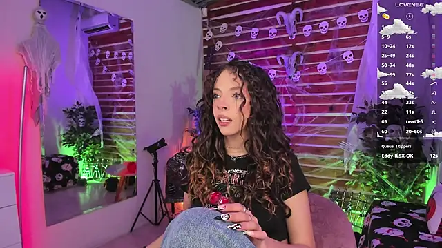 Sapphire Venuss online show from 27, 10, 2025