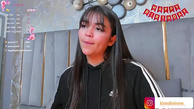 KimDevinne online show from 4, 1, 2025