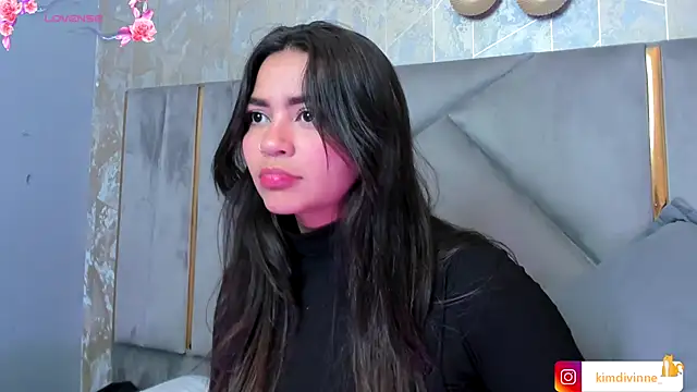 KimDevinne online show from 16, 10, 2025