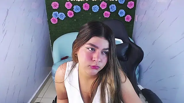 emmalee 01a online show from 28, 2, 2025