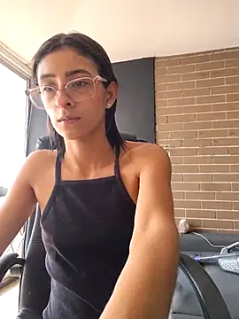 Snapshot of thedianakaro chatting on 5, 2, 2026 thedianakaro online show from 5, 2, 2026