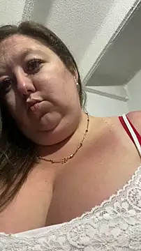 Snapshot of Chloee_ep chatting on 26, 10, 2025 Chloee ep online show from 26, 10, 2025