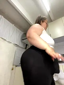 Snapshot of Chloee_ep chatting on 30, 10, 2025 Chloee ep online show from 30, 10, 2025