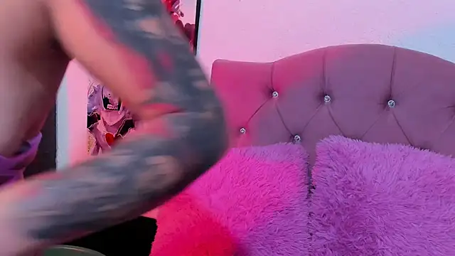 Snapshot of Mila_nixon02 chatting on 12, 10, 2025 Mila nixon02 online show from 12, 10, 2025