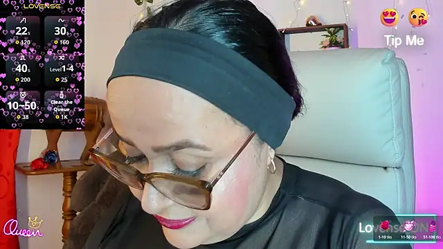Gia Nahomi online show from 6, 5, 2026
