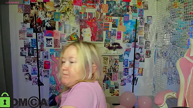Snapshot of Sara_Robinson chatting on 6, 10, 2025 Sara Robinson online show from 6, 10, 2025