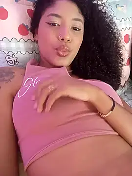 Snapshot of charlotteone chatting on 21, 12, 2024 charlotteone online show from 21, 12, 2024