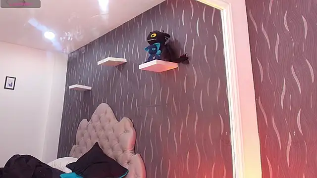 AuroraRojas online show from 15, 3, 2025