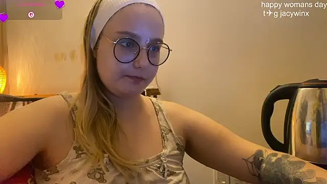 Snapshot of JacyWinslat chatting on 8, 3, 2026 JacyWinslat online show from 8, 3, 2026