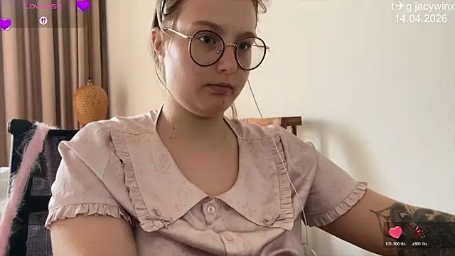 Snapshot of JacyWinslat chatting on 14, 4, 2026 JacyWinslat online show from 14, 4, 2026