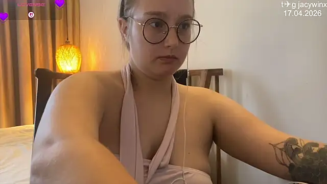 Snapshot of JacyWinslat chatting on 17, 4, 2026 JacyWinslat online show from 17, 4, 2026