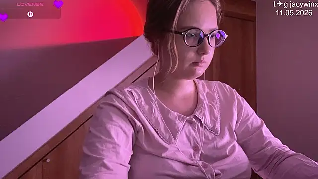 Snapshot of JacyWinslat chatting on 11, 5, 2026 JacyWinslat online show from 11, 5, 2026